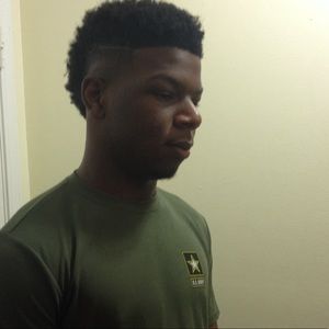 Meet your Posher, Derrick